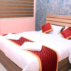 Hotel V P Residency, Padinjarathara